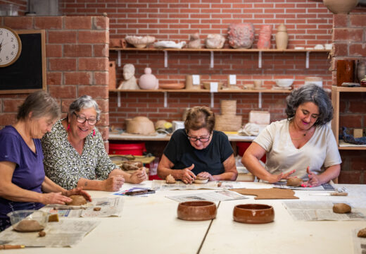 Maiores de 65 ofrecerán 300 tapas en Alfaroleiros en pratiños de barro que crearon manualmente